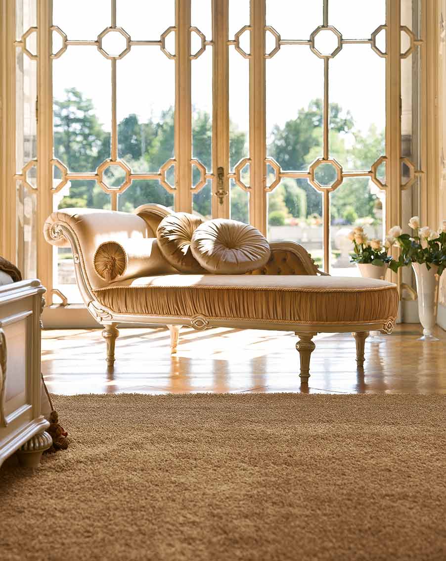 dormeuse chaise longue elegante di lusso in legno in stile classico