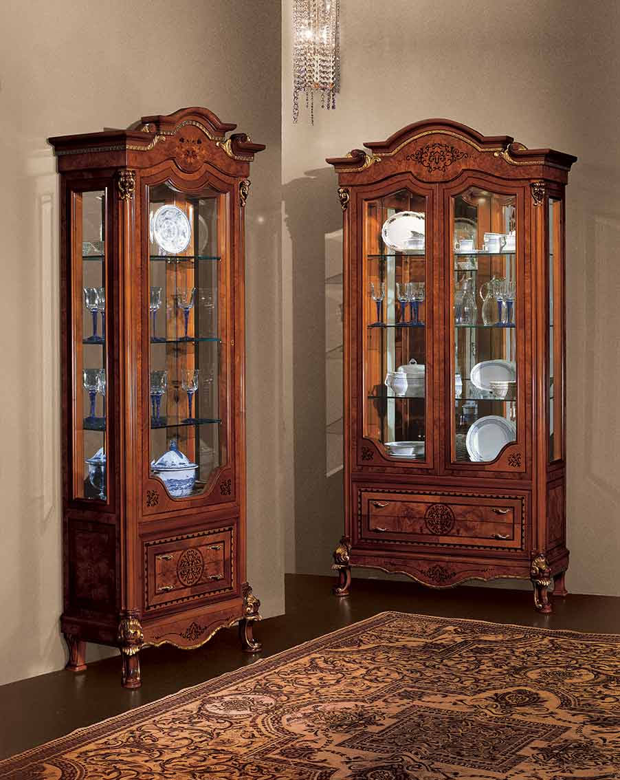 vetrina di lusso in legno in stile classico