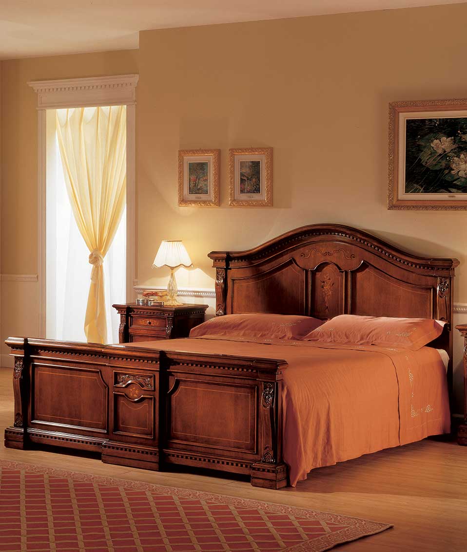 letto elegante di lusso in legno in stile classico