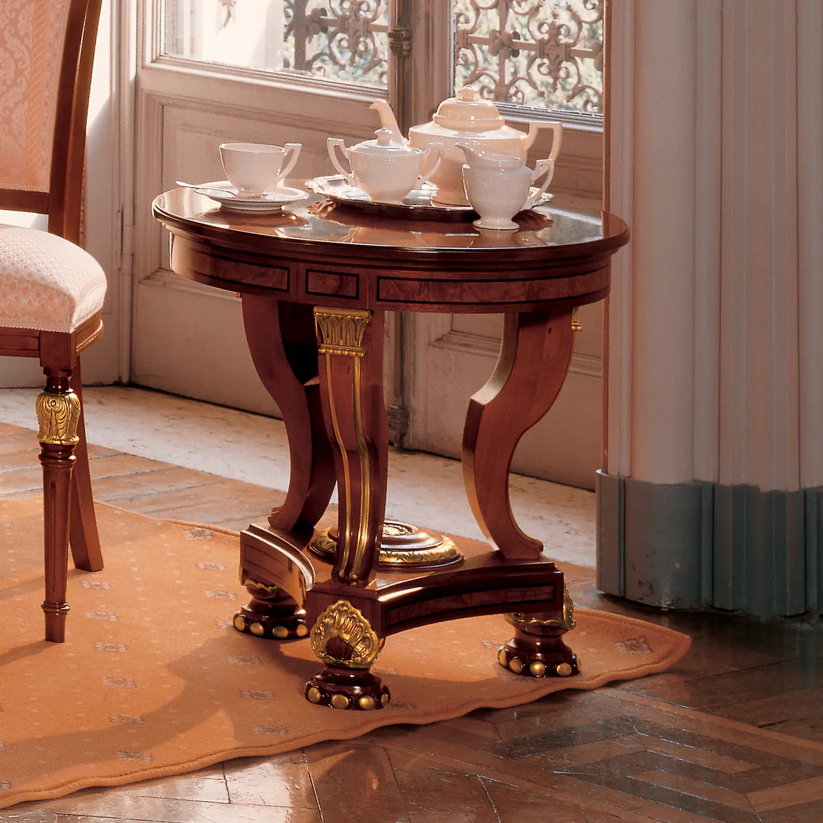Round coffee table made in italy su misura